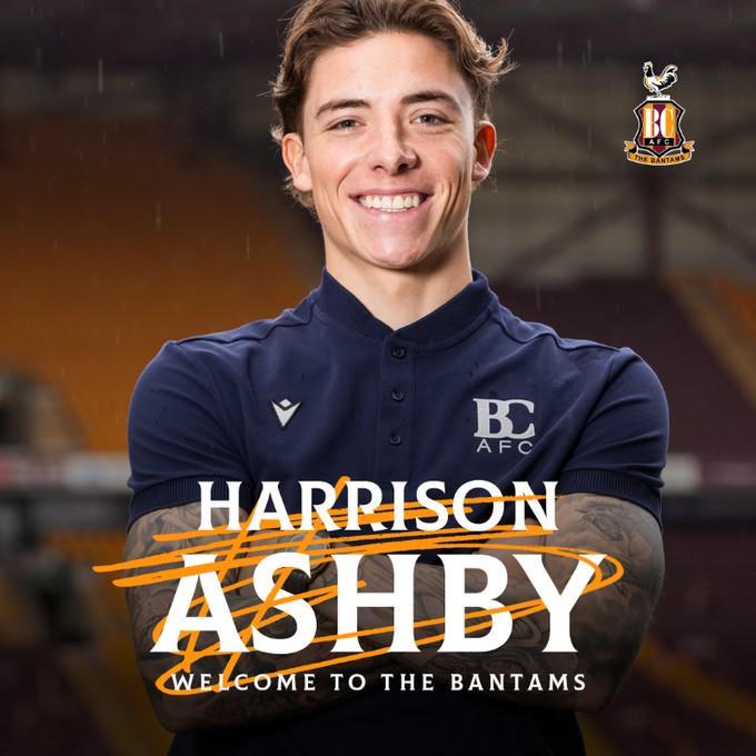 官方：纽卡球员阿什比、乔-怀特租借加盟英甲布拉德福德城